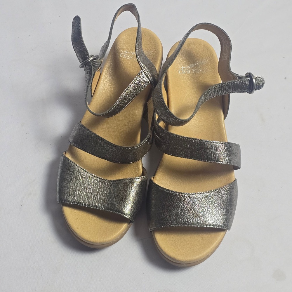 Dansko Womens Metallic Pewter Leather Strappy Block Heel Sandals Size 39 8.5-9